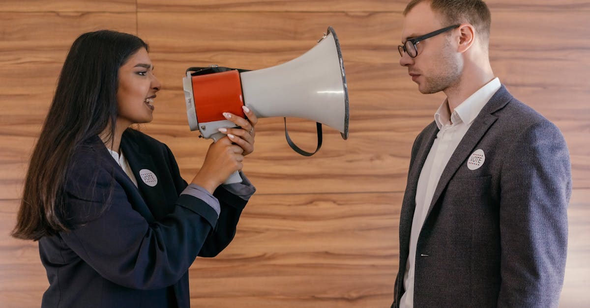 découvrez des techniques de persuasion efficaces pour influencer vos interlocuteurs et améliorer vos compétences en communication. apprenez à convaincre avec aisance et à mettre en œuvre des stratégies psychologiques qui font la différence.